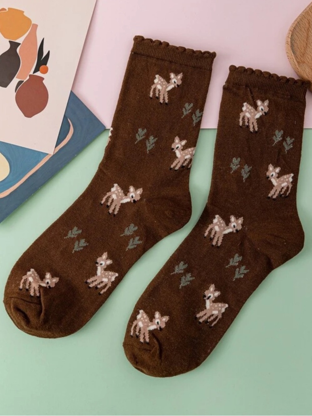 🆕NWT Adorable Women’s Brown Deer Pattern Crew Socks Size 7-9 🦌 🍃 🧦